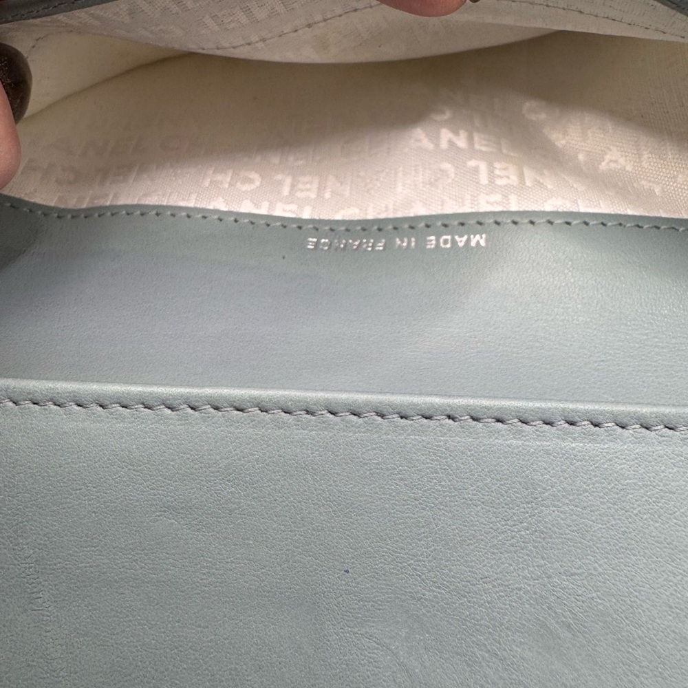 🎁 CHANEL Authentic Midnight Blue Leather Wallet - GIFTS with PURCHASE 🎁 - Picture 7 of 9